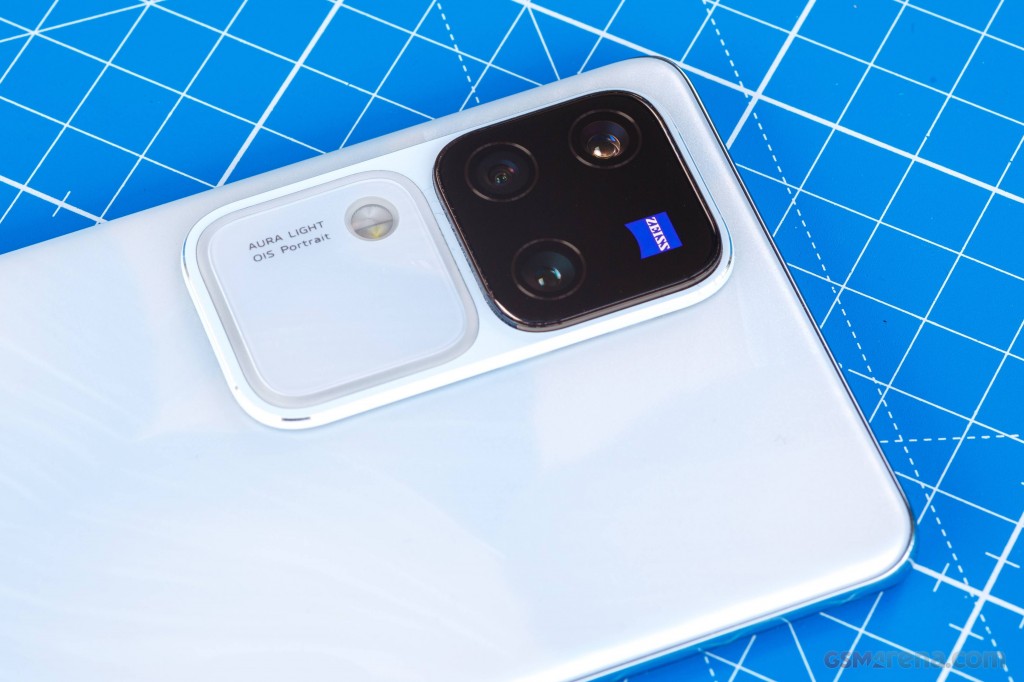 vivo V30 Pro hands-on photo 11