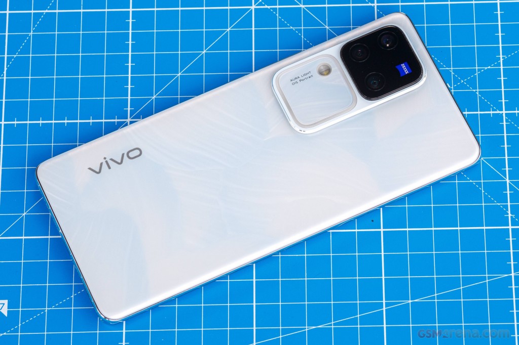 vivo V30 Pro hands-on photo 15