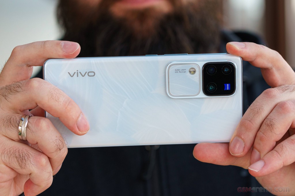 vivo V30 Pro hands-on photo 16