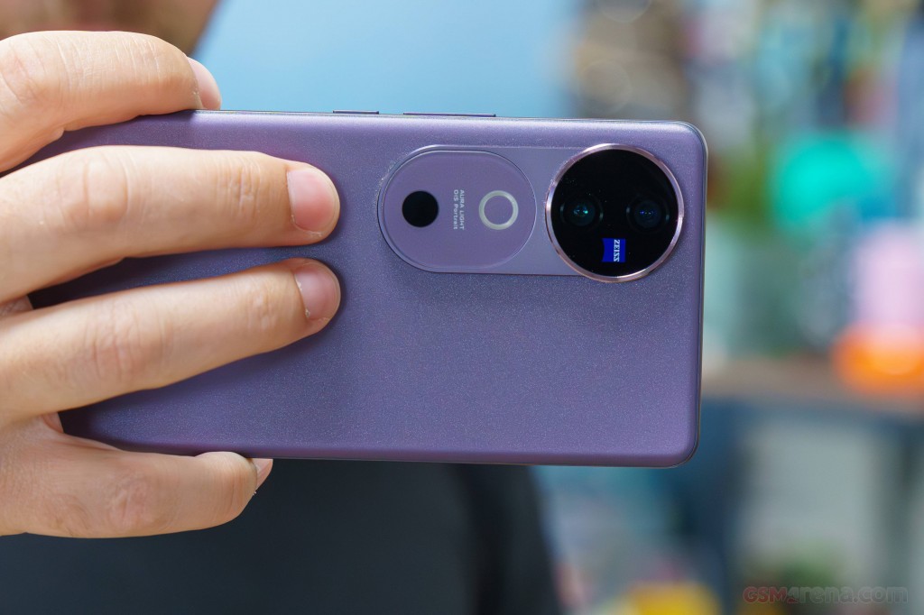 vivo V40 hands-on photo 14