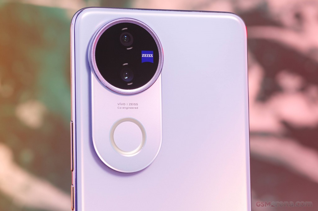 vivo V50 hands-on photo 7