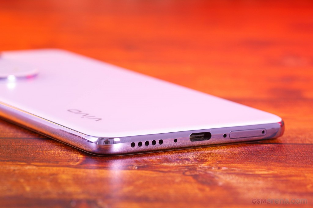 vivo V50 hands-on photo 11