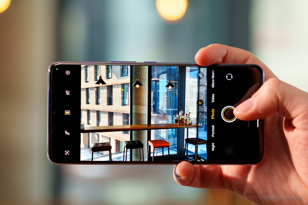 vivo V50 hands-on photo 17