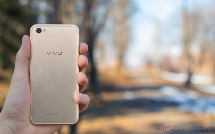 vivo V5 Plus hands-on photo 2