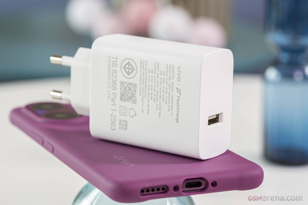 vivo V60 hands-on photo 2