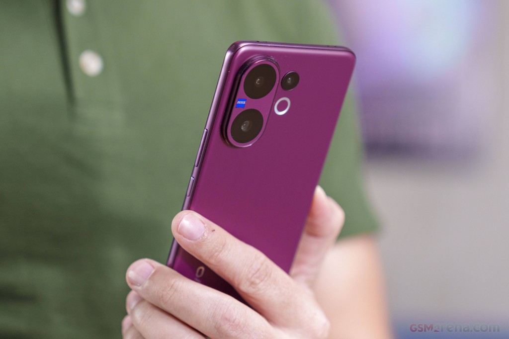 vivo V60 hands-on photo 12
