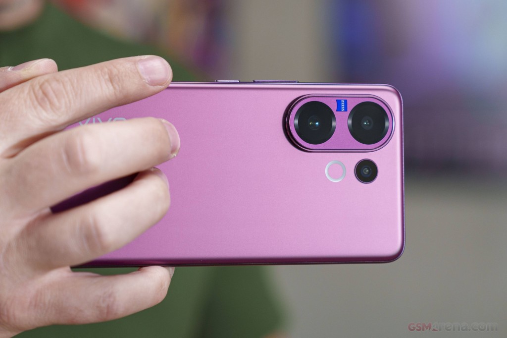vivo V60 hands-on photo 13