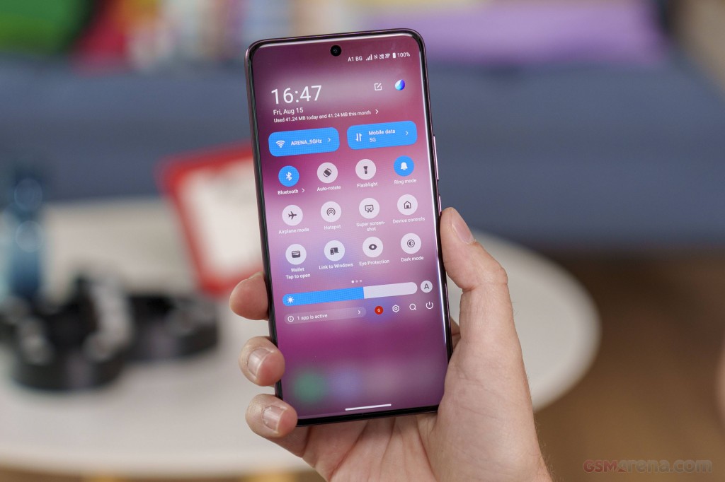 vivo V60 hands-on photo 18