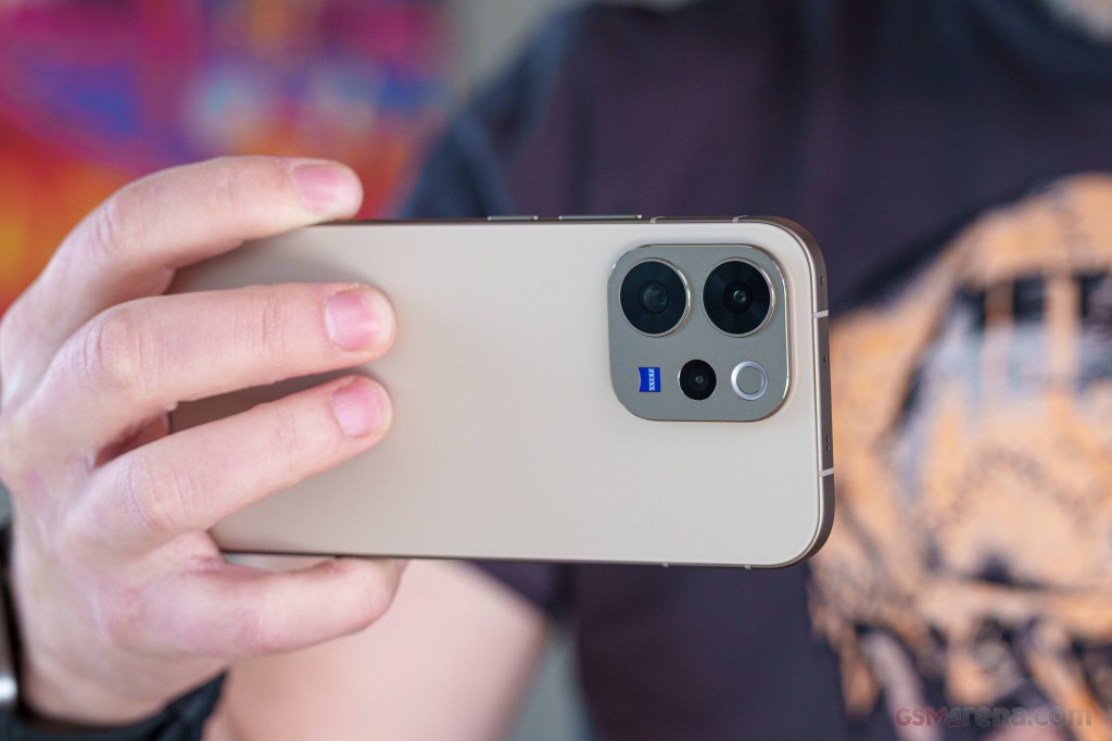 vivo V70 hands-on photo 10