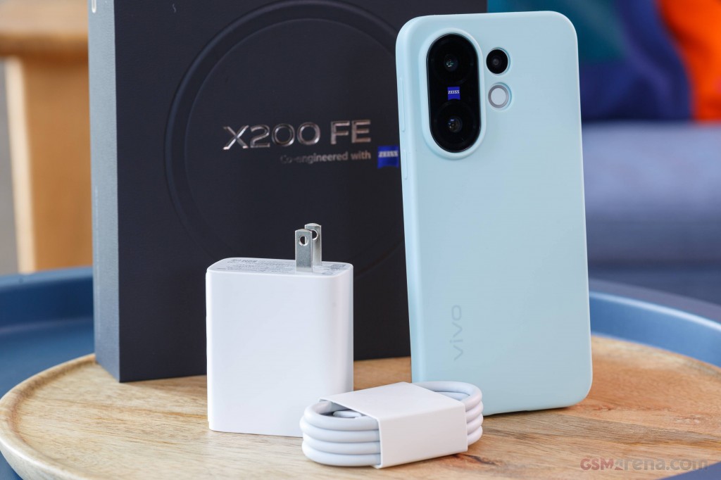 vivo X200 FE hands-on photo 1