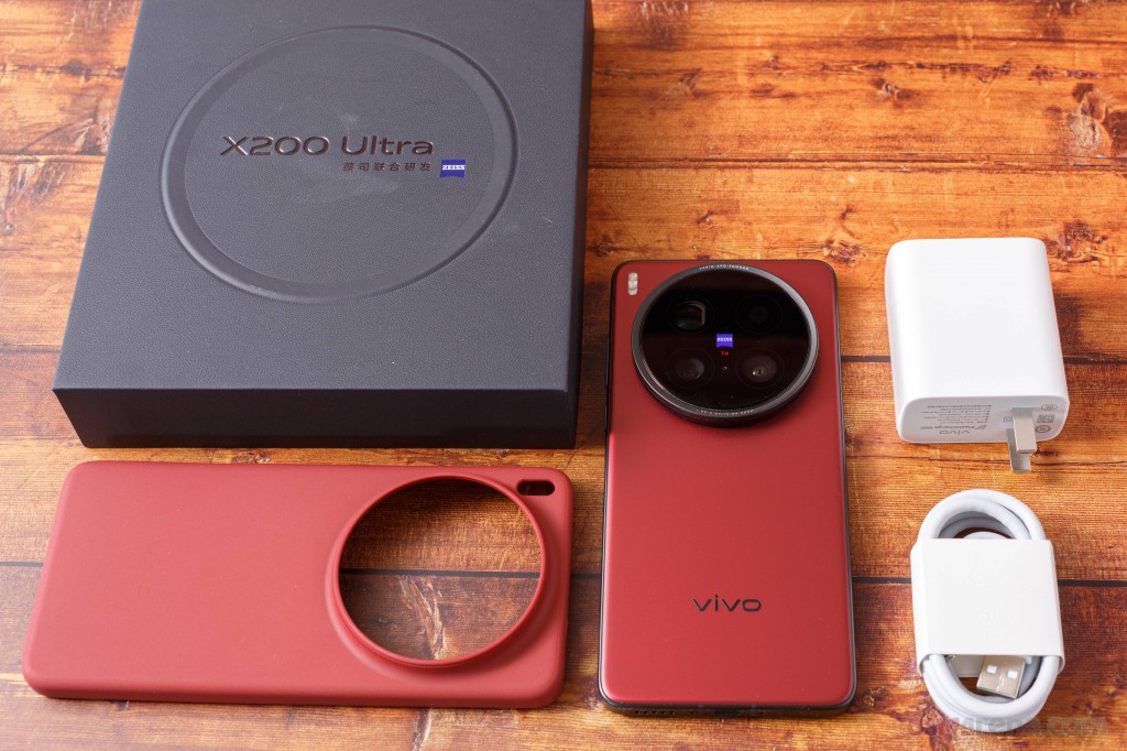 vivo X200 Ultra hands-on photo 1