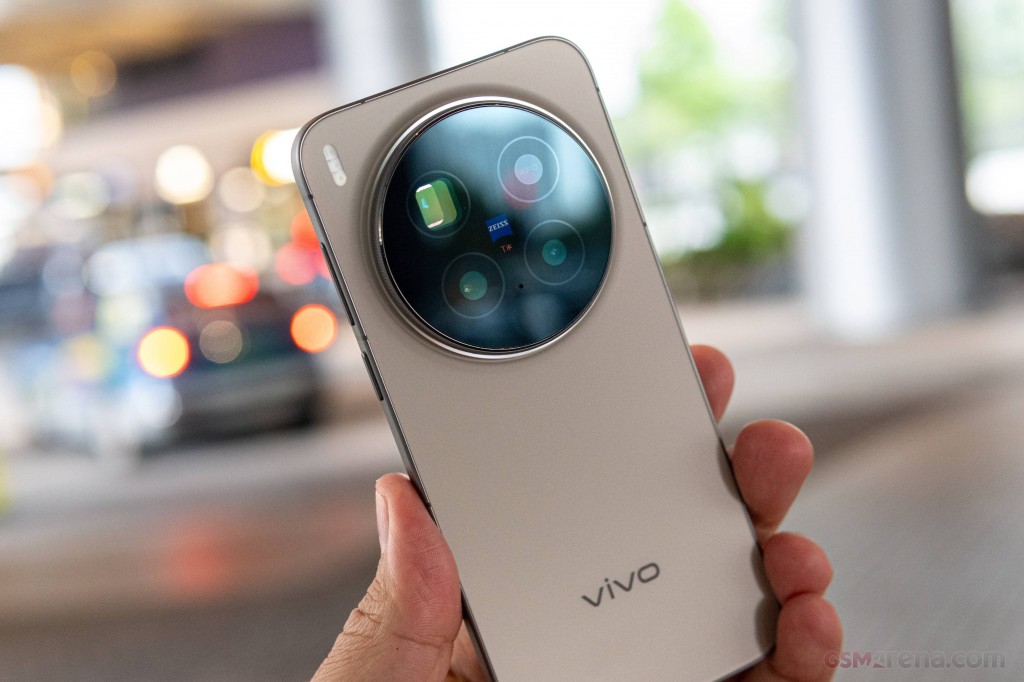 vivo X300 Pro hands-on photo 4