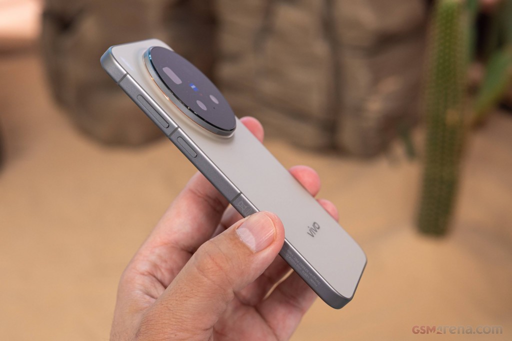 vivo X300 Pro hands-on photo 12