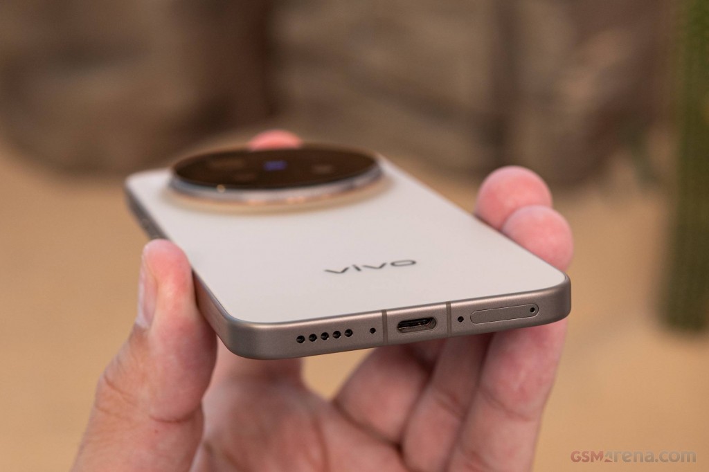 vivo X300 Pro hands-on photo 14