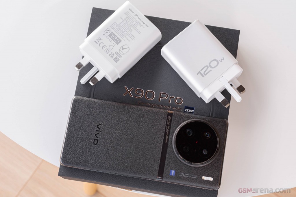 vivo X90 Pro hands-on photo 2