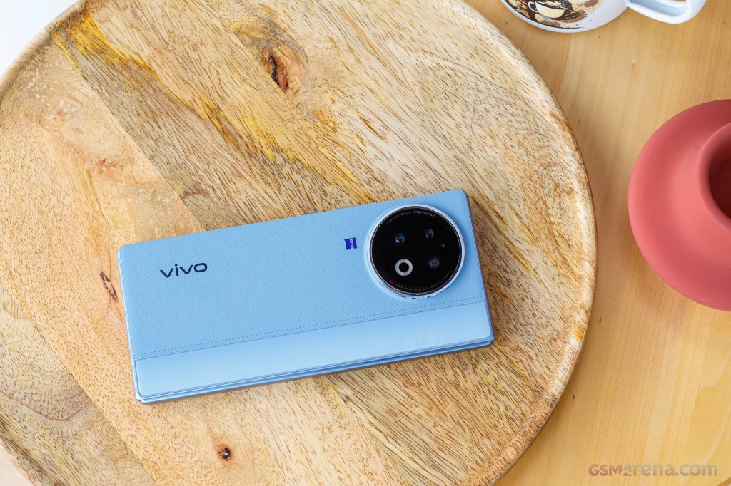 vivo X Fold2 hands-on photo 2