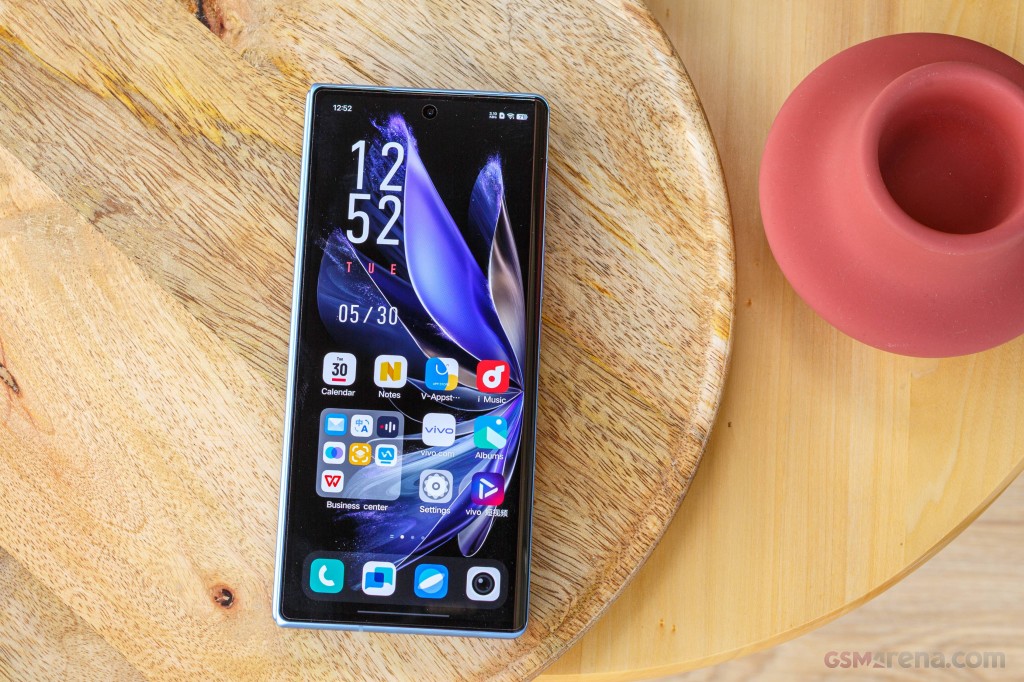 vivo X Fold2 hands-on photo 3
