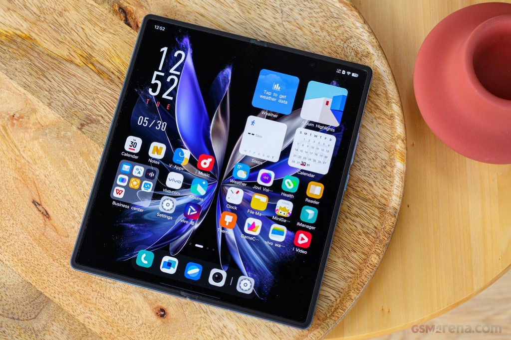 vivo X Fold2 hands-on photo 4