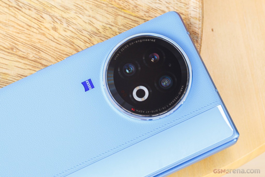 vivo X Fold2 hands-on photo 6