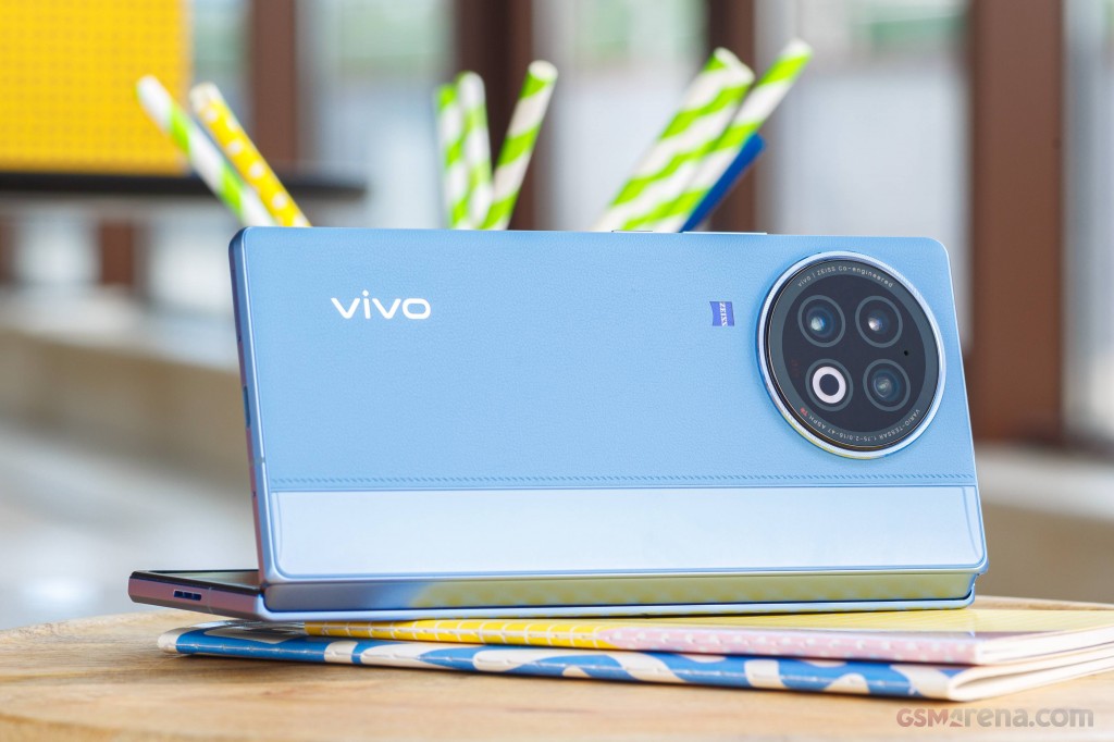 vivo X Fold2 hands-on photo 8