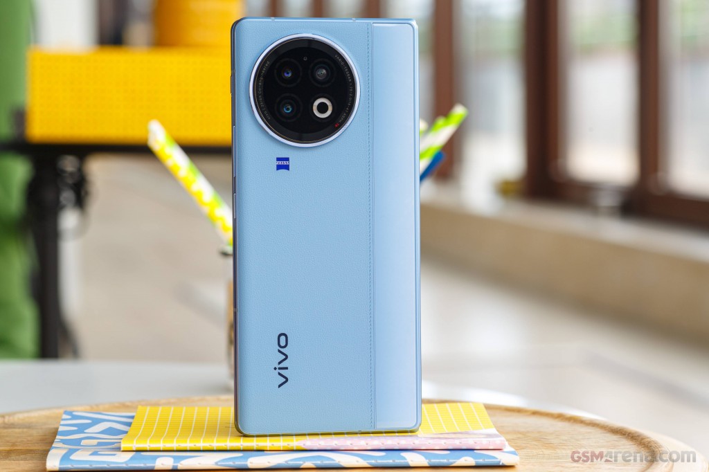 vivo X Fold2 hands-on photo 10