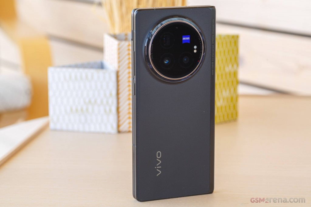 vivo X Fold3 Pro hands-on photo 3