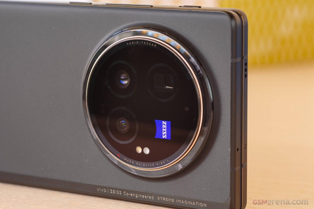vivo X Fold3 Pro hands-on photo 7