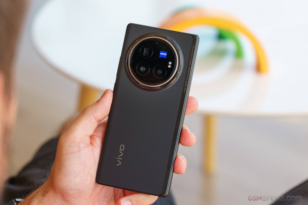 vivo X Fold3 Pro hands-on photo 43