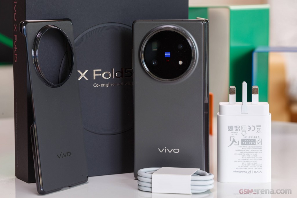 vivo X Fold5 hands-on photo 1