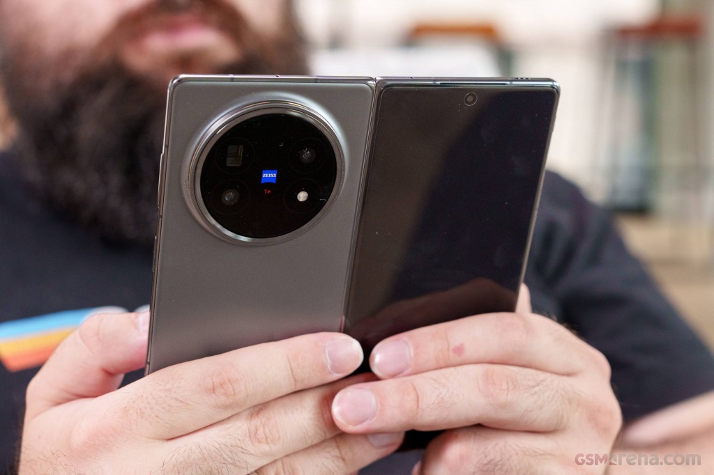 vivo X Fold5 hands-on photo 30