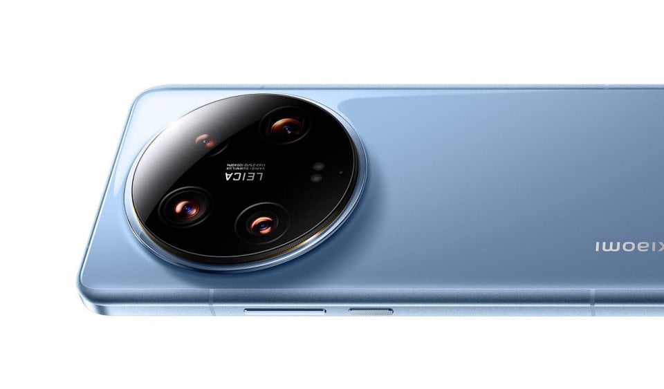 Xiaomi 14 Ultra view 14
