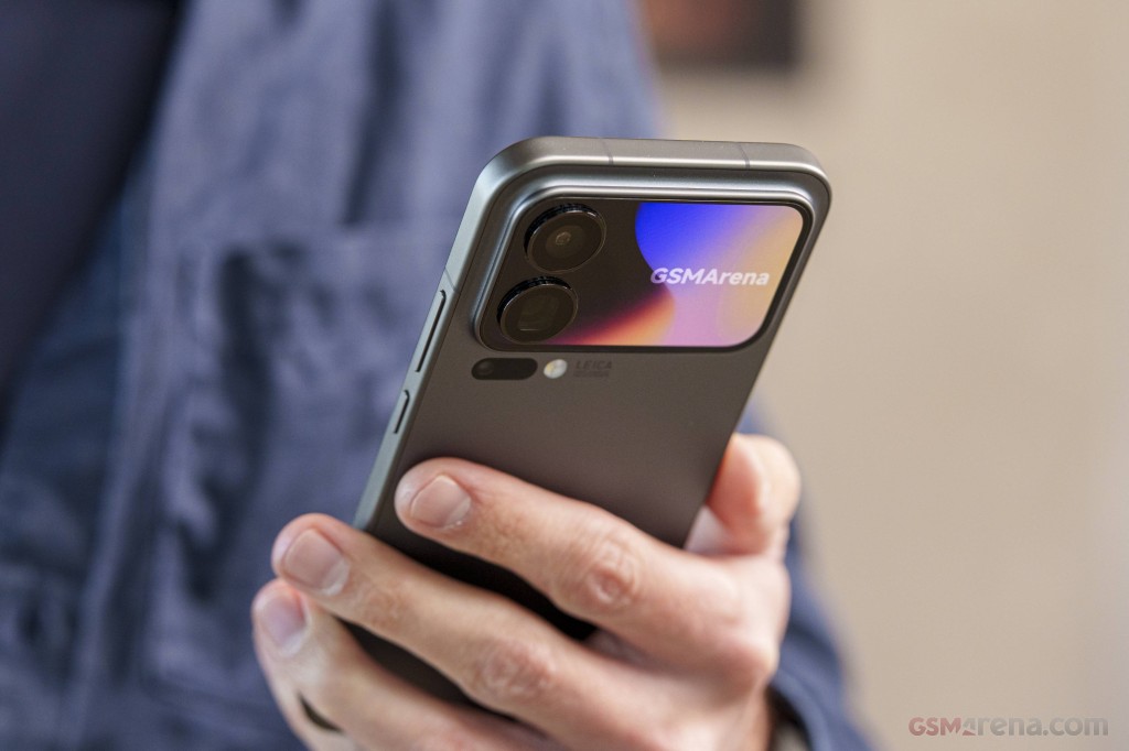 Xiaomi 17 Pro Max hands-on photo 1