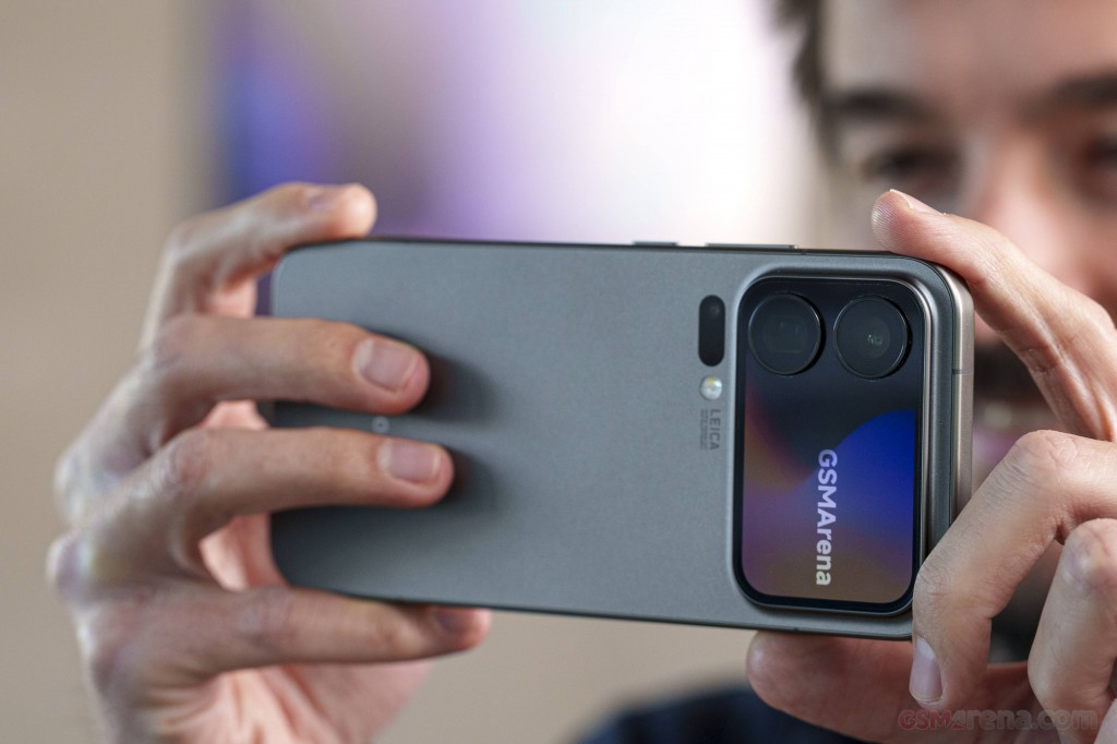 Xiaomi 17 Pro Max hands-on photo 3