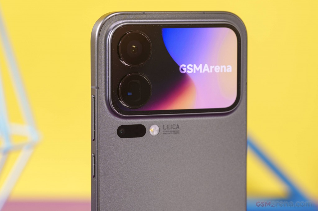 Xiaomi 17 Pro Max hands-on photo 23