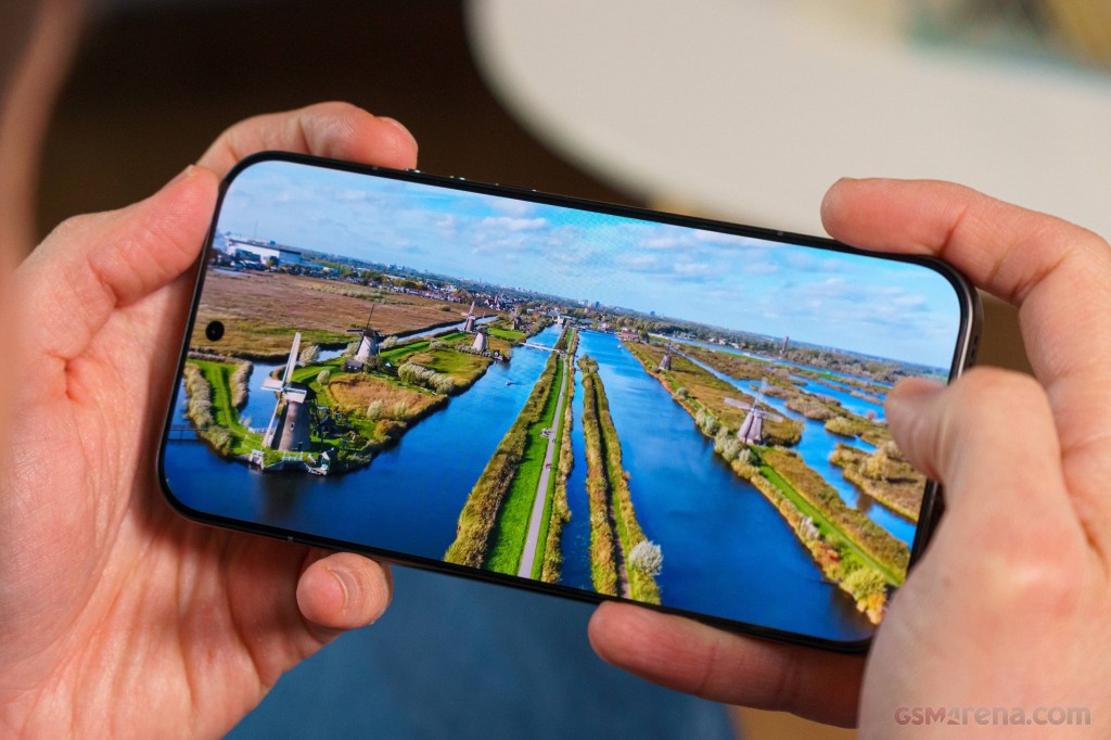 Xiaomi 17 Ultra hands-on photo 17