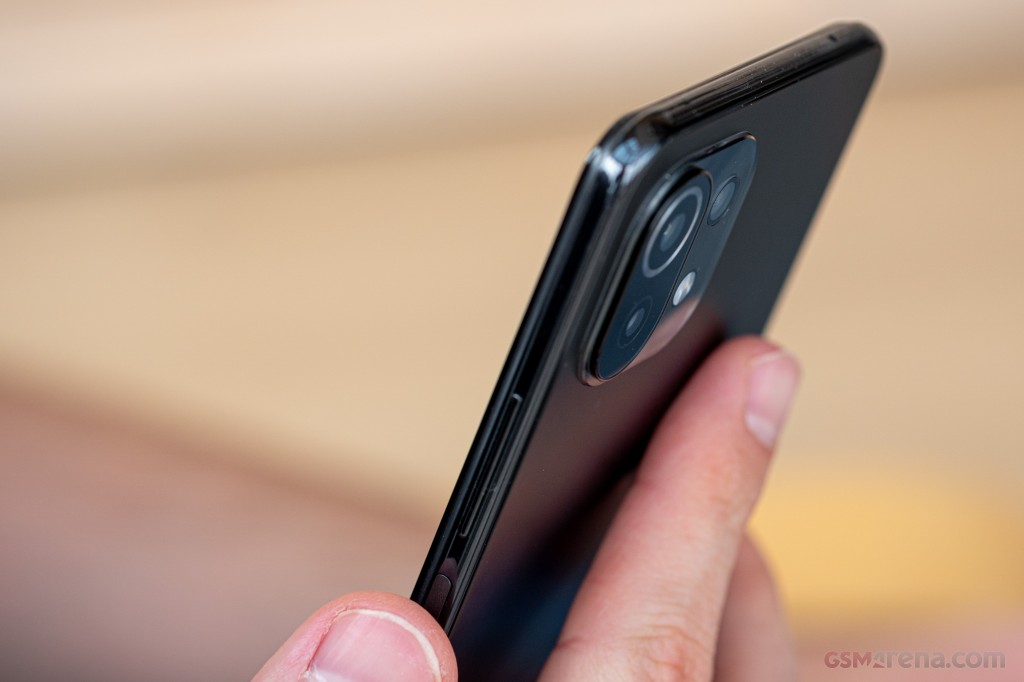 Xiaomi Mi 11 Lite hands-on photo 18