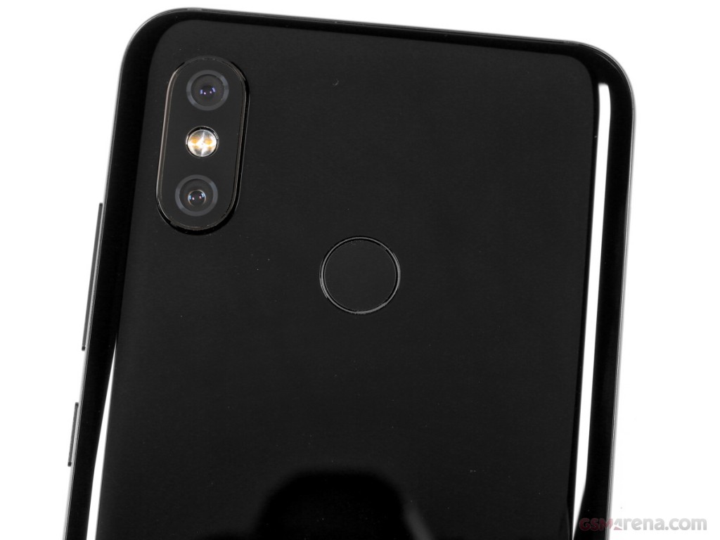Xiaomi Mi 8 hands-on photo 3