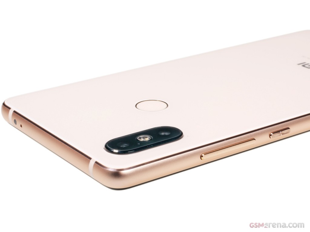Xiaomi Mi 8 SE hands-on photo 5