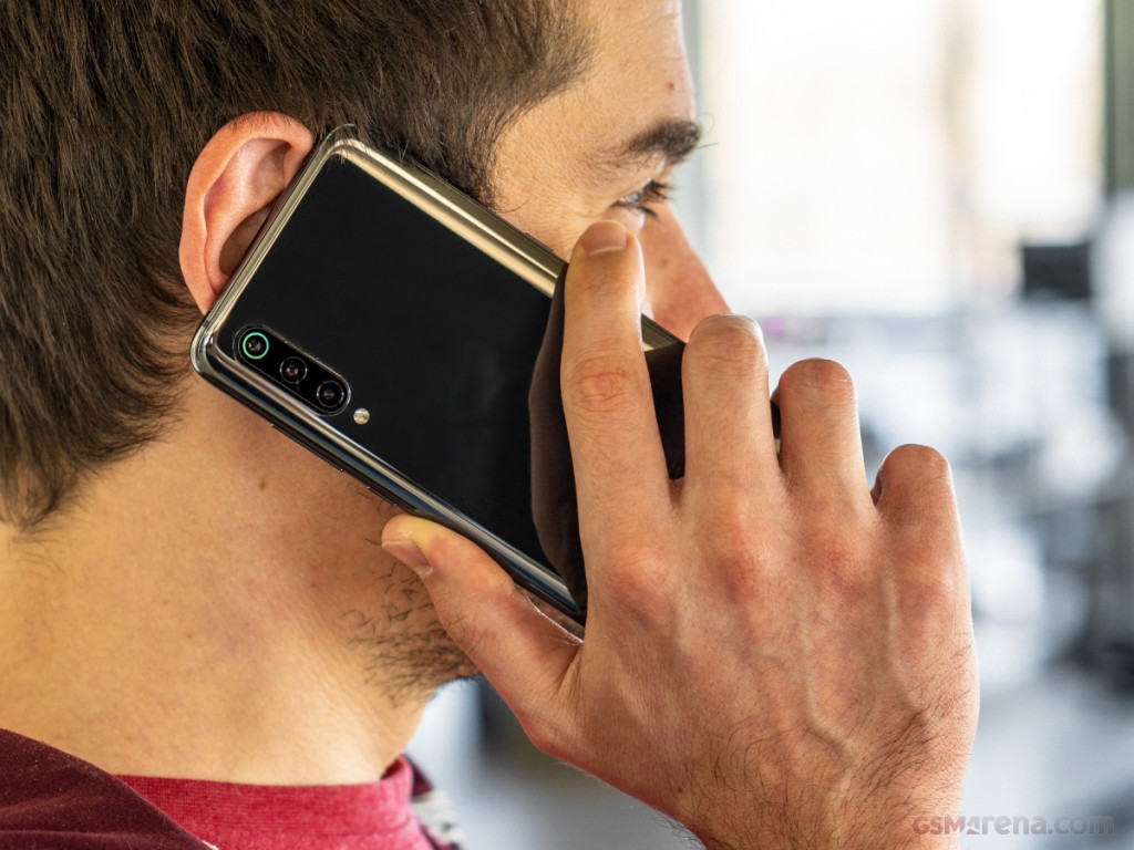 Xiaomi Mi 9 hands-on photo 4