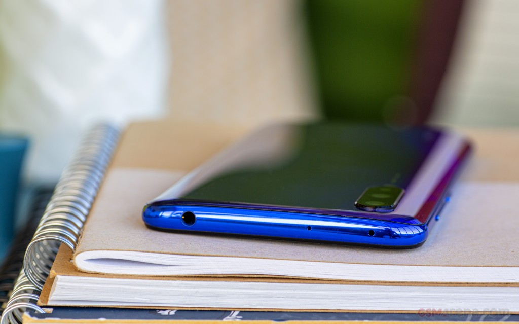 Xiaomi Mi 9 Lite hands-on photo 7