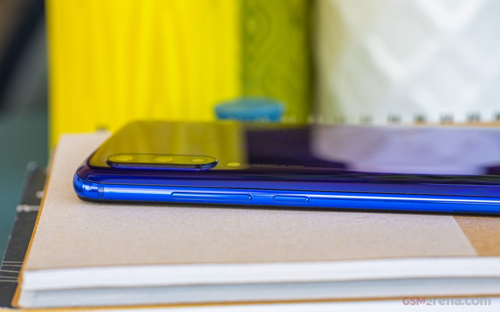 Xiaomi Mi 9 Lite hands-on photo 8