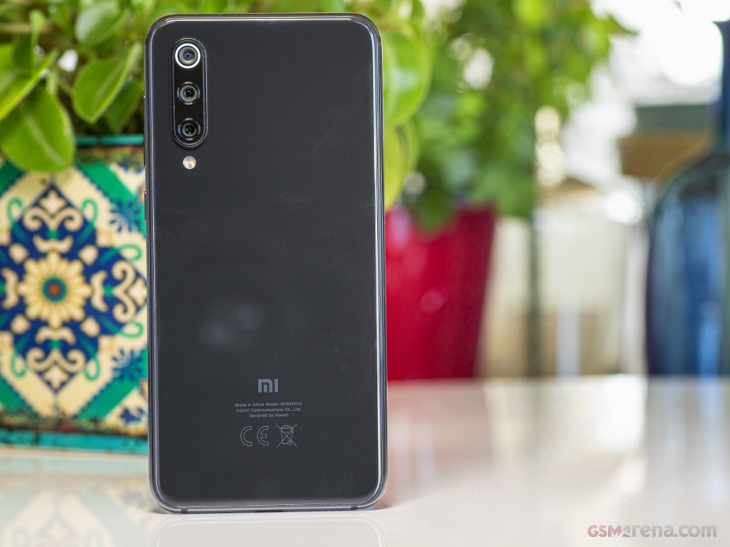 Xiaomi Mi 9 SE hands-on photo 6