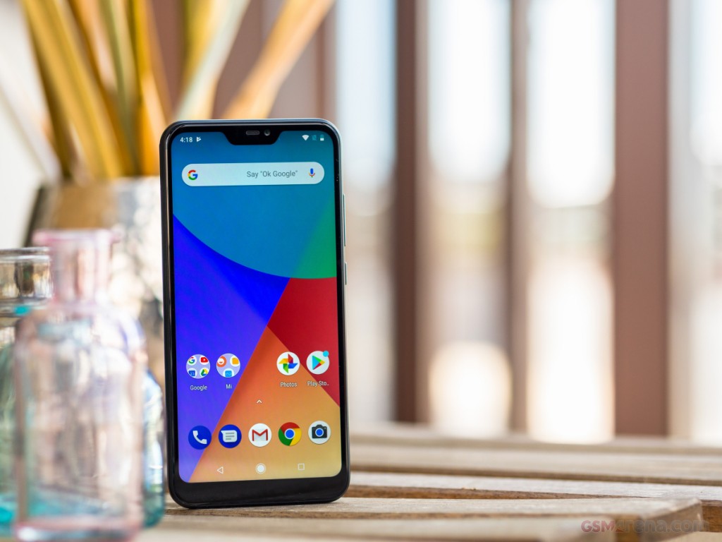 Xiaomi Mi A2 Lite (Redmi 6 Pro) hands-on photo 2