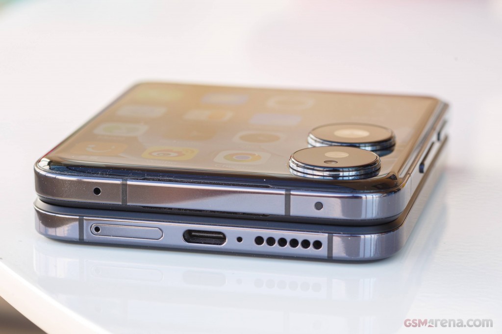 Xiaomi Mix Flip hands-on photo 9