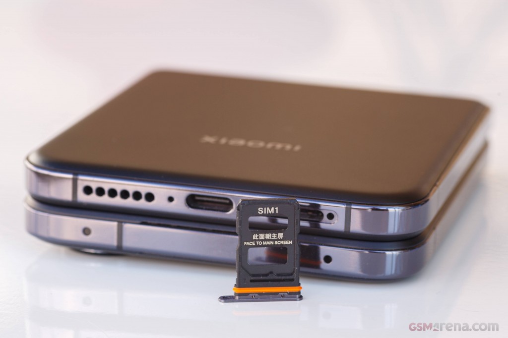 Xiaomi Mix Flip hands-on photo 10