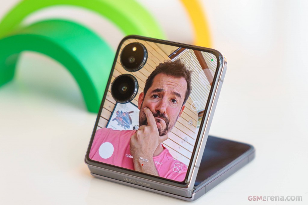 Xiaomi Mix Flip hands-on photo 29