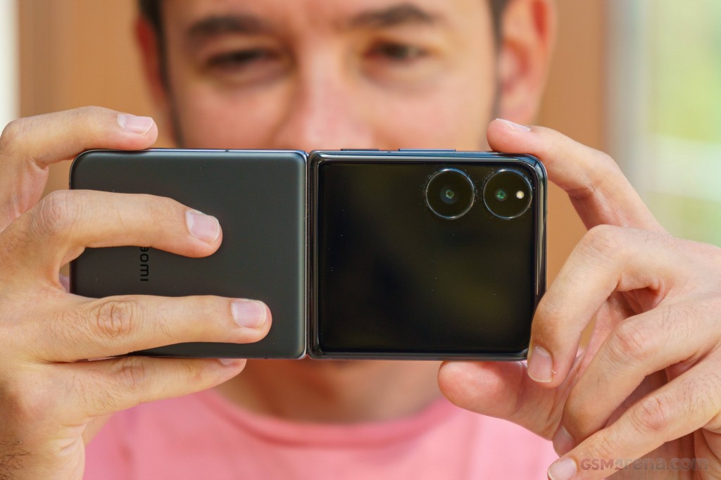 Xiaomi Mix Flip hands-on photo 30