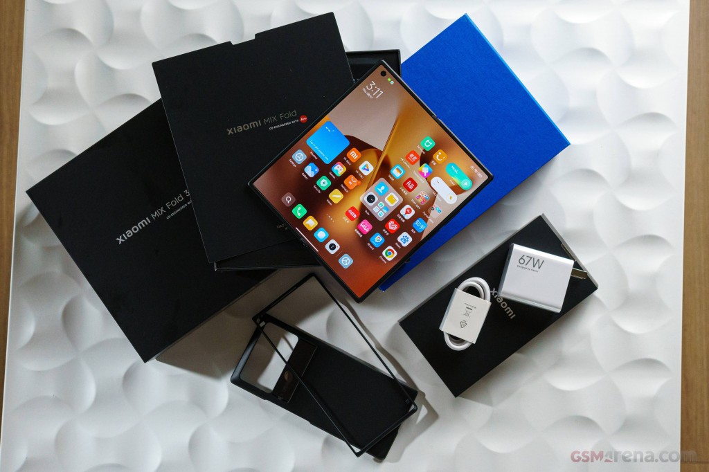 Xiaomi Mix Fold 3 hands-on photo 1