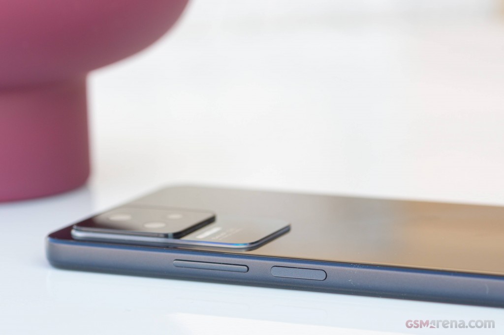 Xiaomi Poco F4 hands-on photo 12