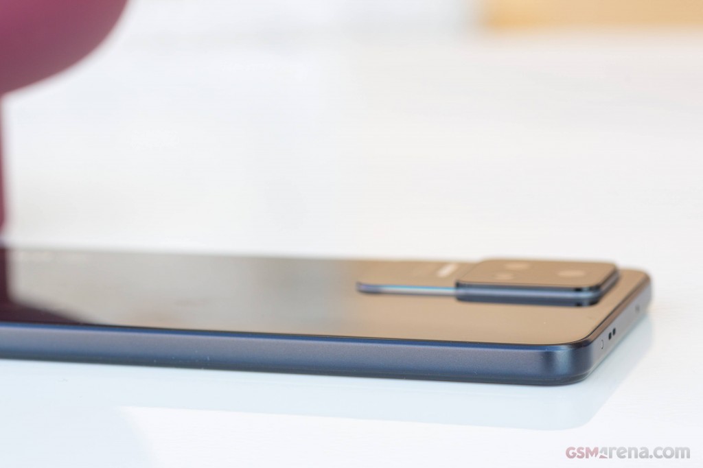 Xiaomi Poco F4 hands-on photo 13